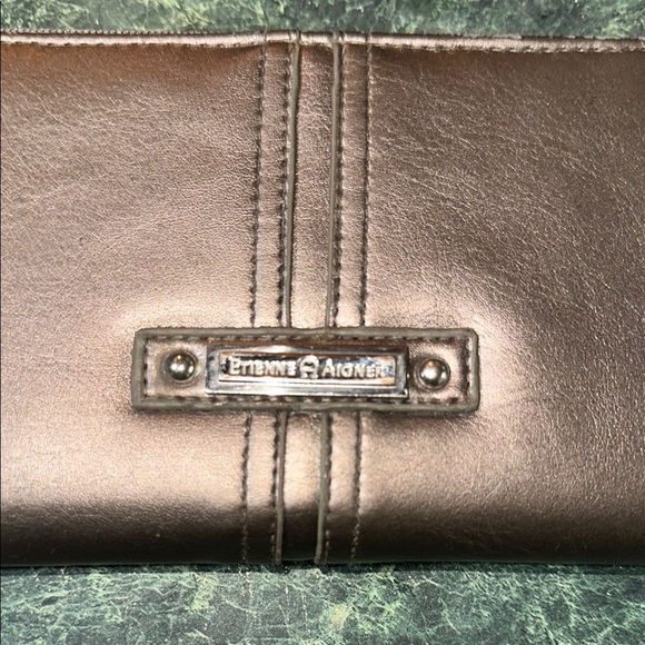 Etienne Aigner DELTA style 2421X Metallic Brown Zip Around Wallet - Picture 2 of 16